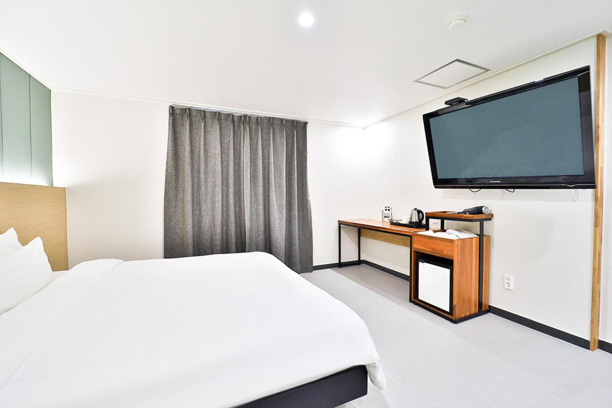 Calm Rest Hotel Busan Sasang ภายนอก รูปภาพ