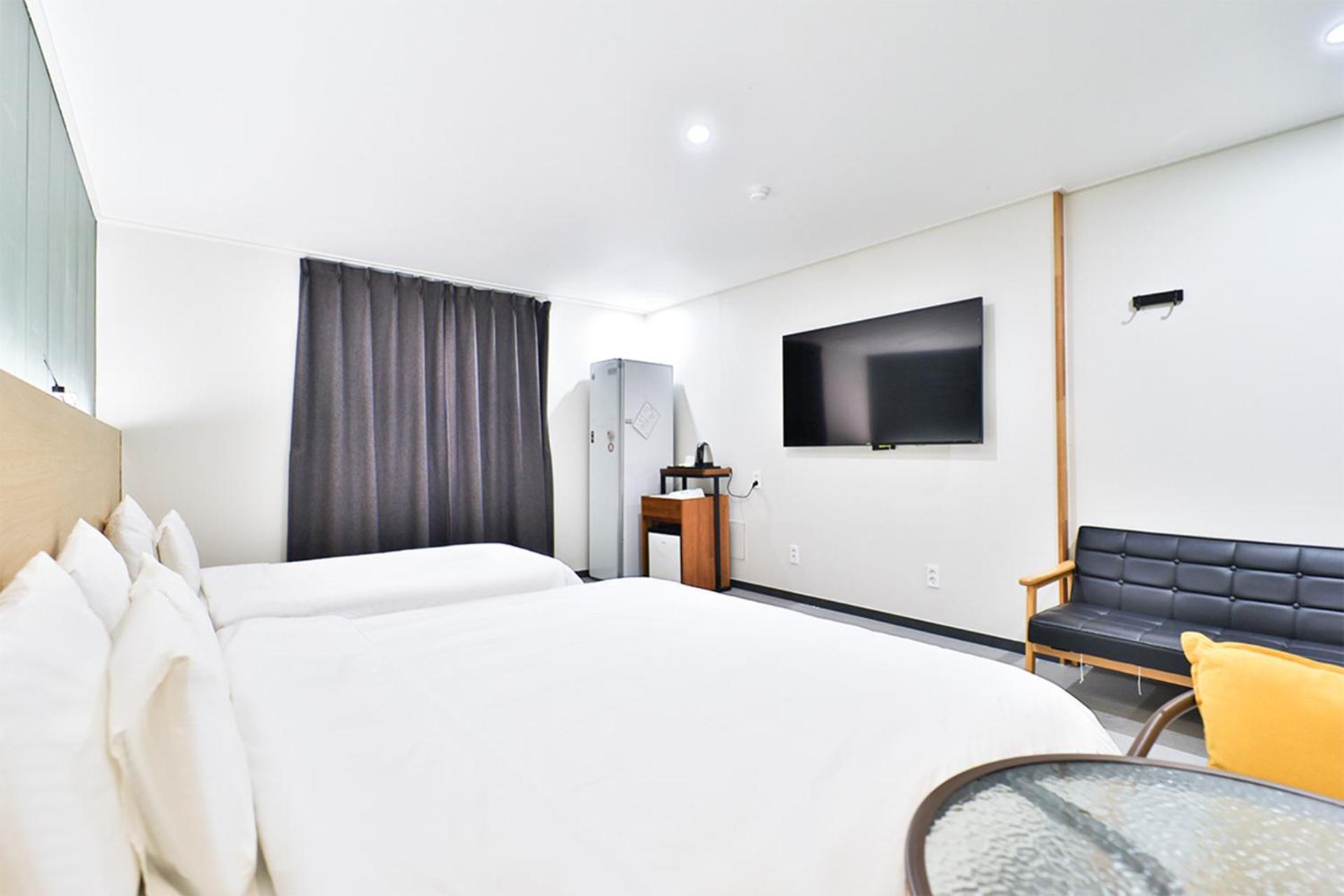 Calm Rest Hotel Busan Sasang ภายนอก รูปภาพ