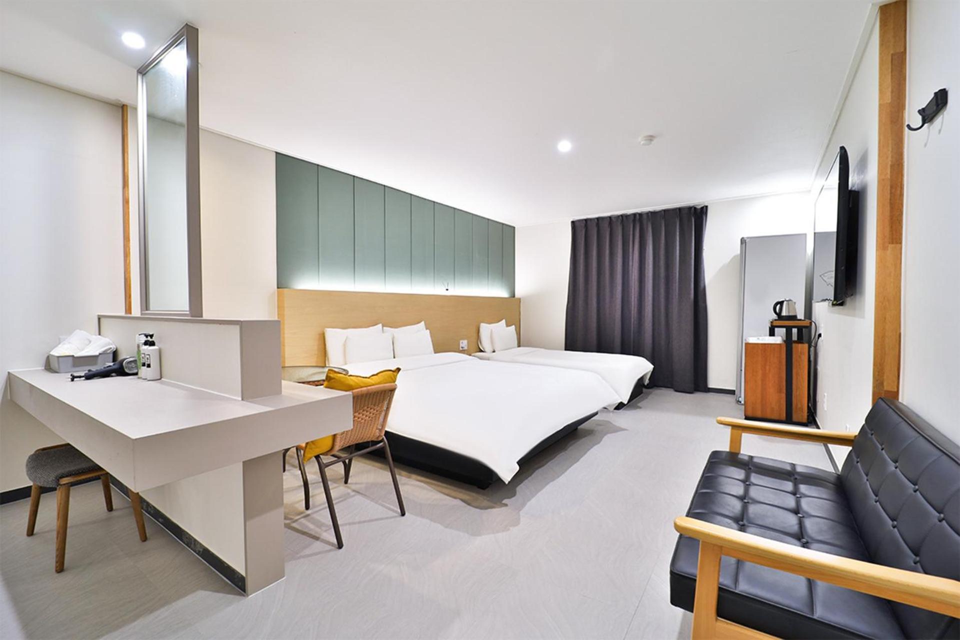 Calm Rest Hotel Busan Sasang ภายนอก รูปภาพ