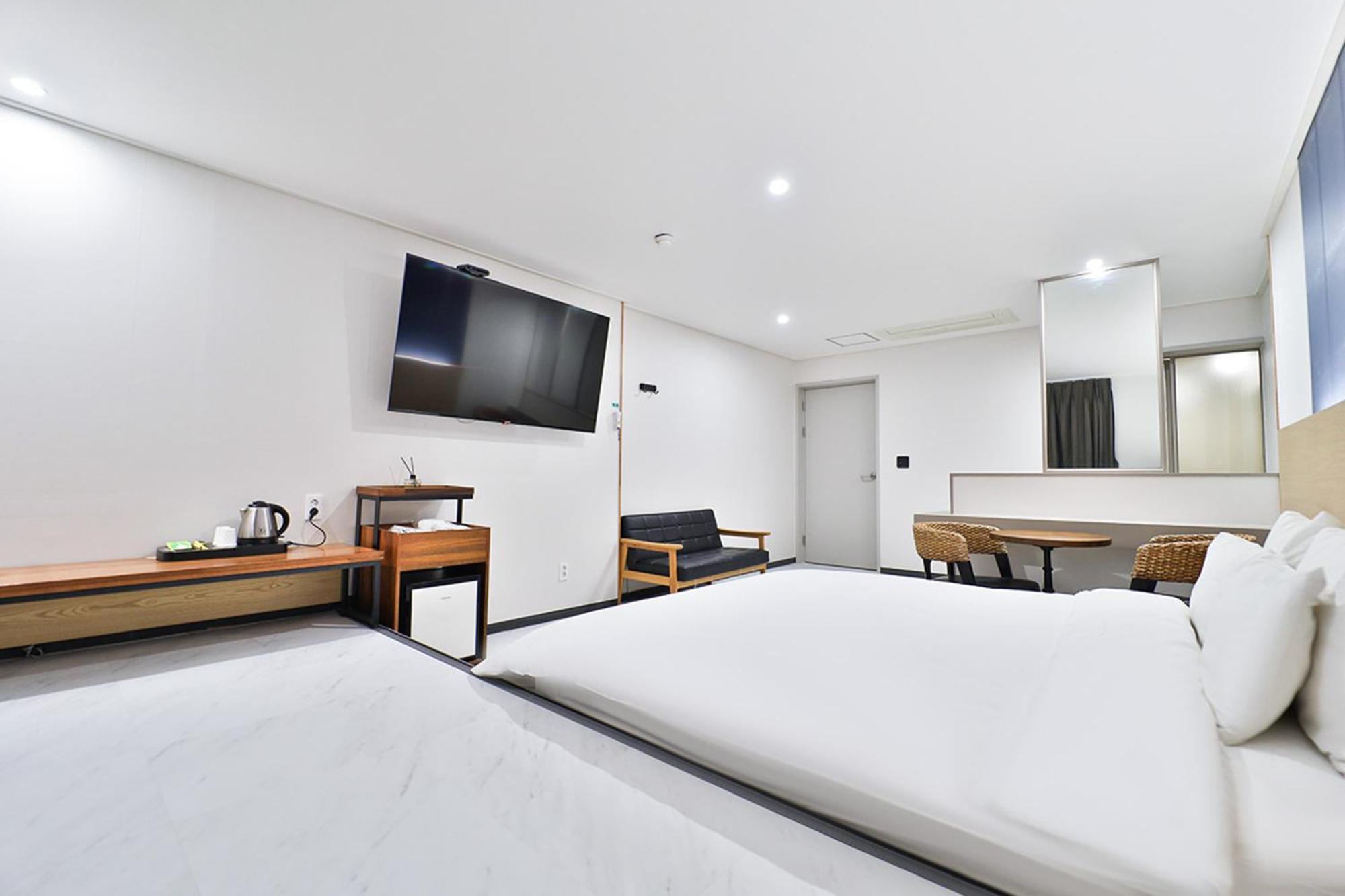Calm Rest Hotel Busan Sasang ภายนอก รูปภาพ