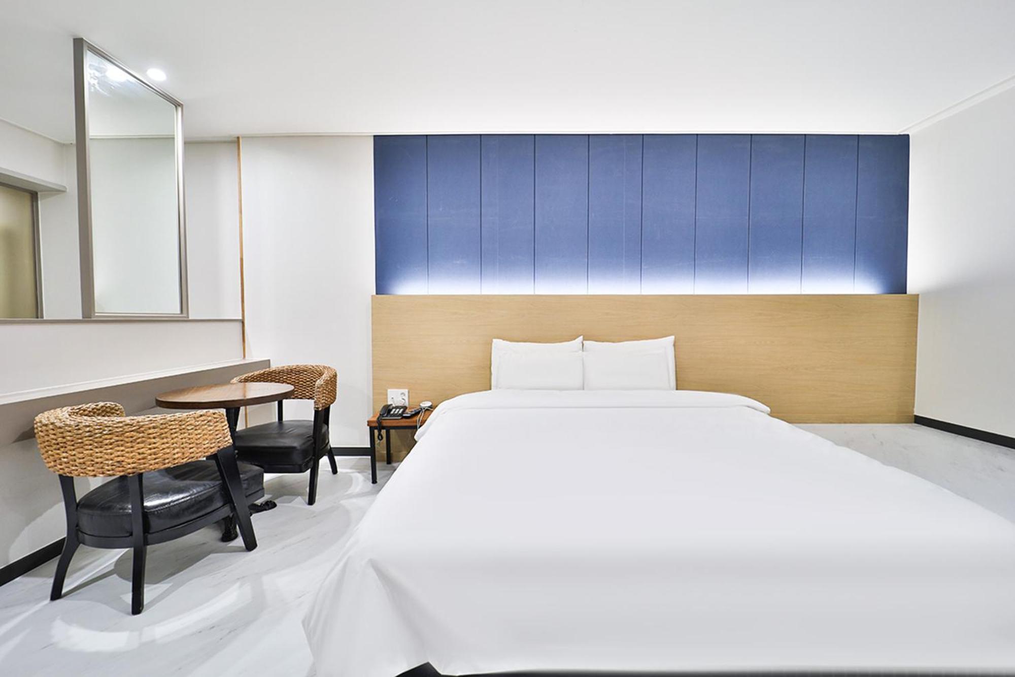 Calm Rest Hotel Busan Sasang ภายนอก รูปภาพ
